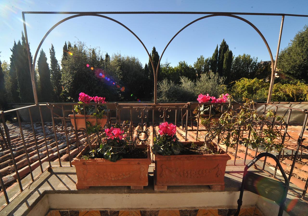 Отель La Canonica Dei Fiori - Anna Fendi Country House Рончильоне Экстерьер фото